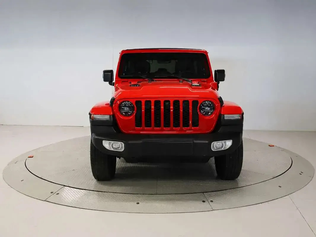 Usado Jeep Wrangler Unlimited Sahara 381 CV (280 kW) 2023 Rojo SUV