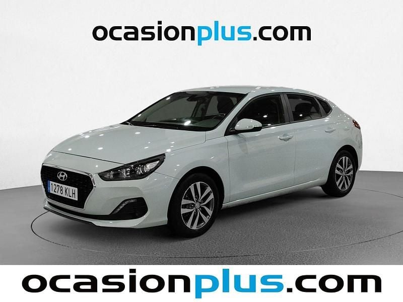 Blanco Usado 2018 Hyundai i30 Berlina | 14.082 € (Precio justo) - Imagen 1/4