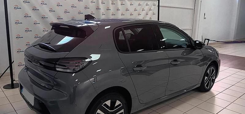 Nieuw Peugeot 208 Allure 102 PK (75 kW) 2025 Grijs Hatchback