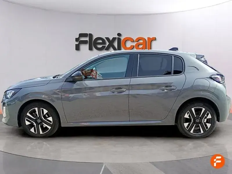Usado Peugeot 208 Allure 100 CV (73 kW) 2025 Gris / plata Utilitario