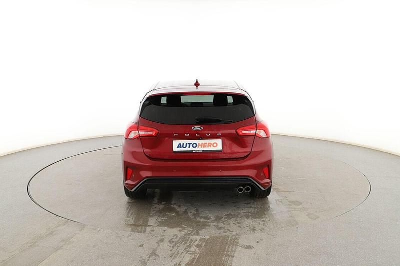 Usado Ford Focus ST-Line 120 CV (88 kW) 2020 Rojo Berlina