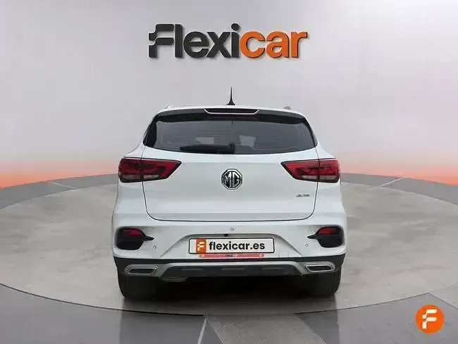 Begagnad MG ZS Luxury 111 HK (81 kW) 2023 Vit SUV