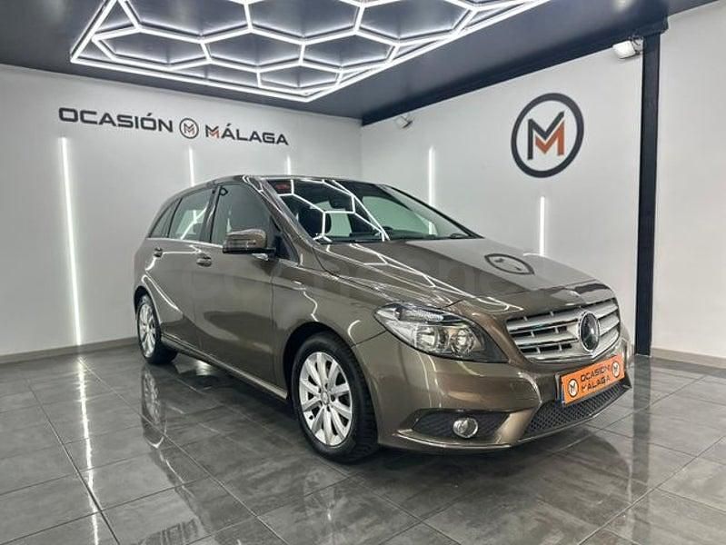 Usado Mercedes B200 136 CV (100 kW) 2013 Marrón Monovolumen