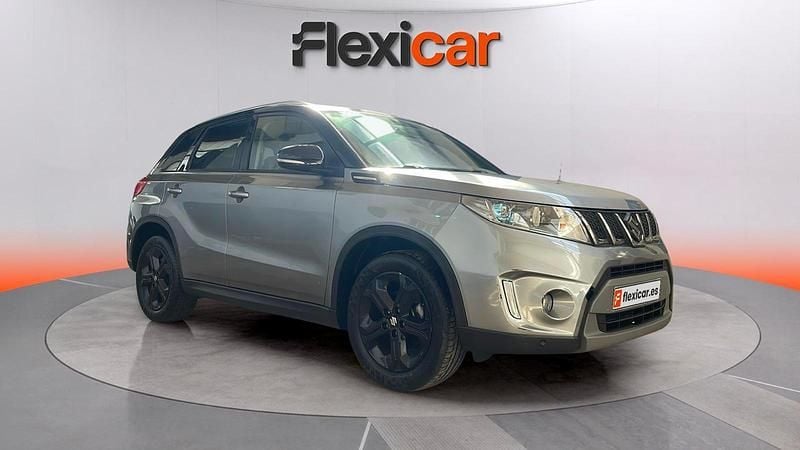 Usado Suzuki Vitara GLX 121 CV (88 kW) 2018 Gris SUV