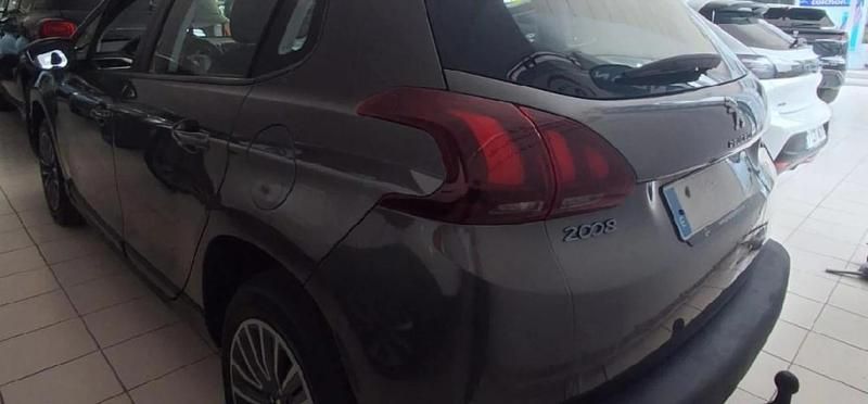 Usado Peugeot 2008 Active 82 CV (60 kW) 2016 Gris SUV