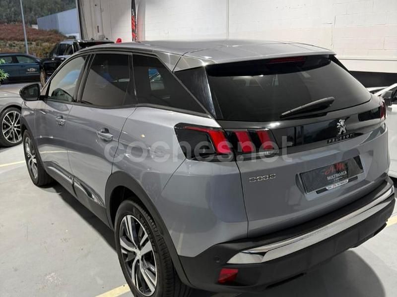 Usado Peugeot 3008 Allure 130 CV (95 kW) 2023 Gris / plata SUV