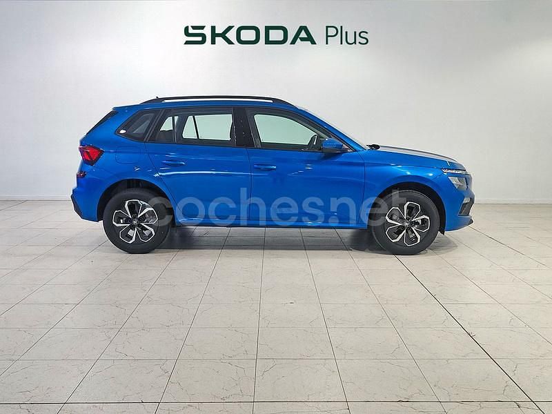 Nuevo Skoda Kamiq Essence 115 CV (84 kW) 2025 Azul SUV
