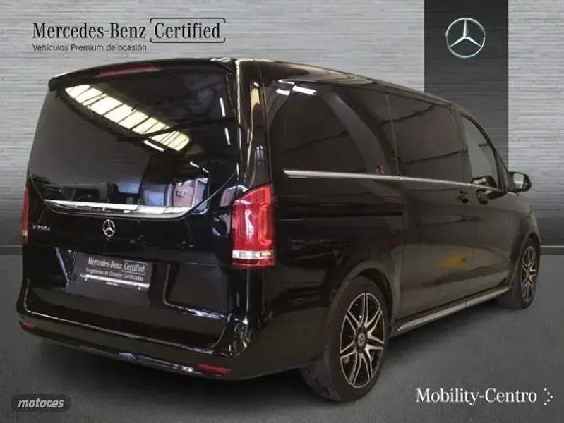 Usado Mercedes V250 Avantgarde 2023 Negro Monovolumen