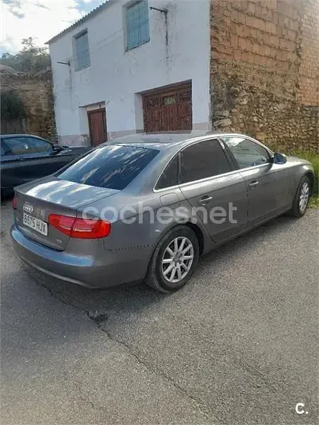 Usado Audi A4 143 CV (105 kW) 2012 Gris / plata Berlina