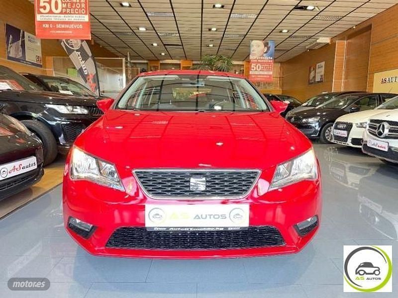 Usado Seat Leon Style 110 CV (80 kW) 2015 Rojo Berlina