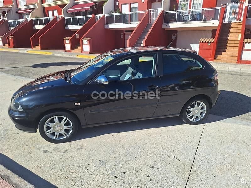 Begagnad Seat Ibiza Fresh 75 HK (55 kW) 2005 Svart Halvkombi
