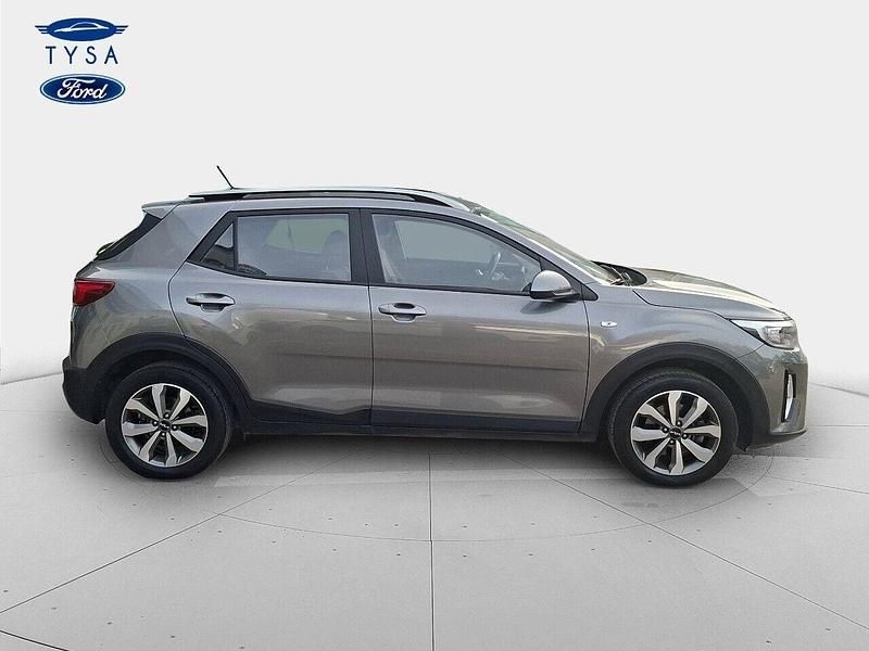 Usado Kia Stonic 84 CV (61 kW) 2023 Gris SUV