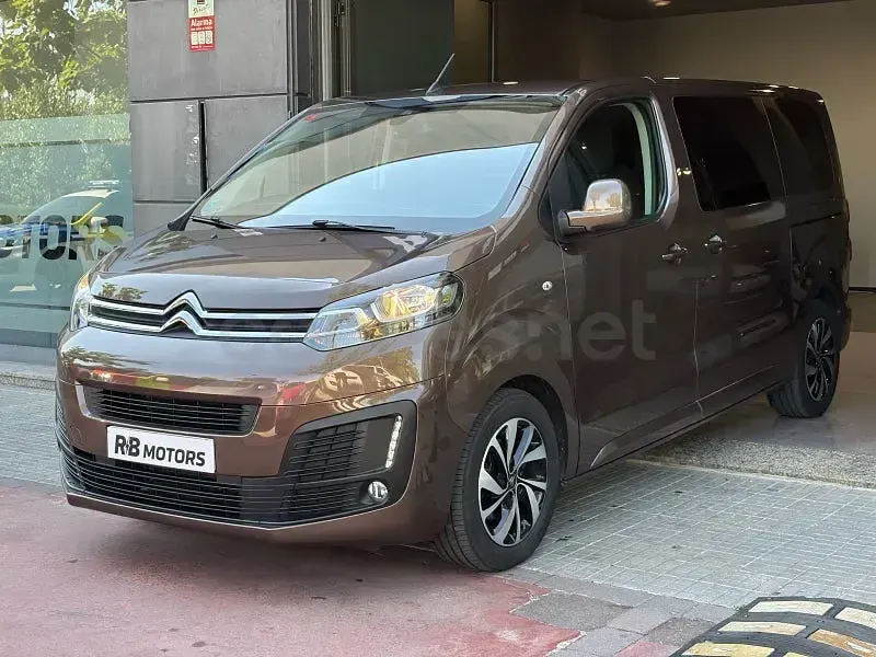 Usado Citroën Spacetourer Feel 120 CV (88 kW) 2021 Marrón Monovolumen