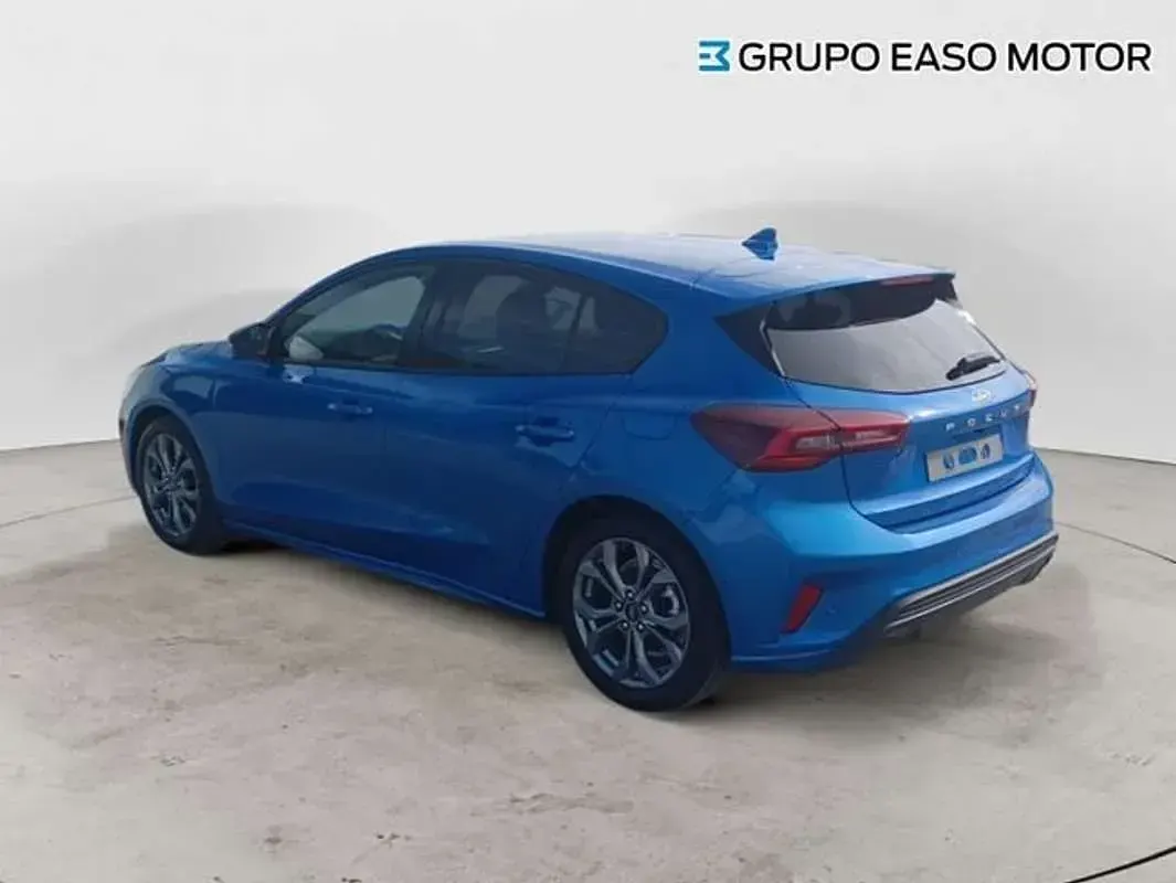 Używany Ford Focus ST-Line 125 KM (91 kW) 2023 Niebieski Hatchback