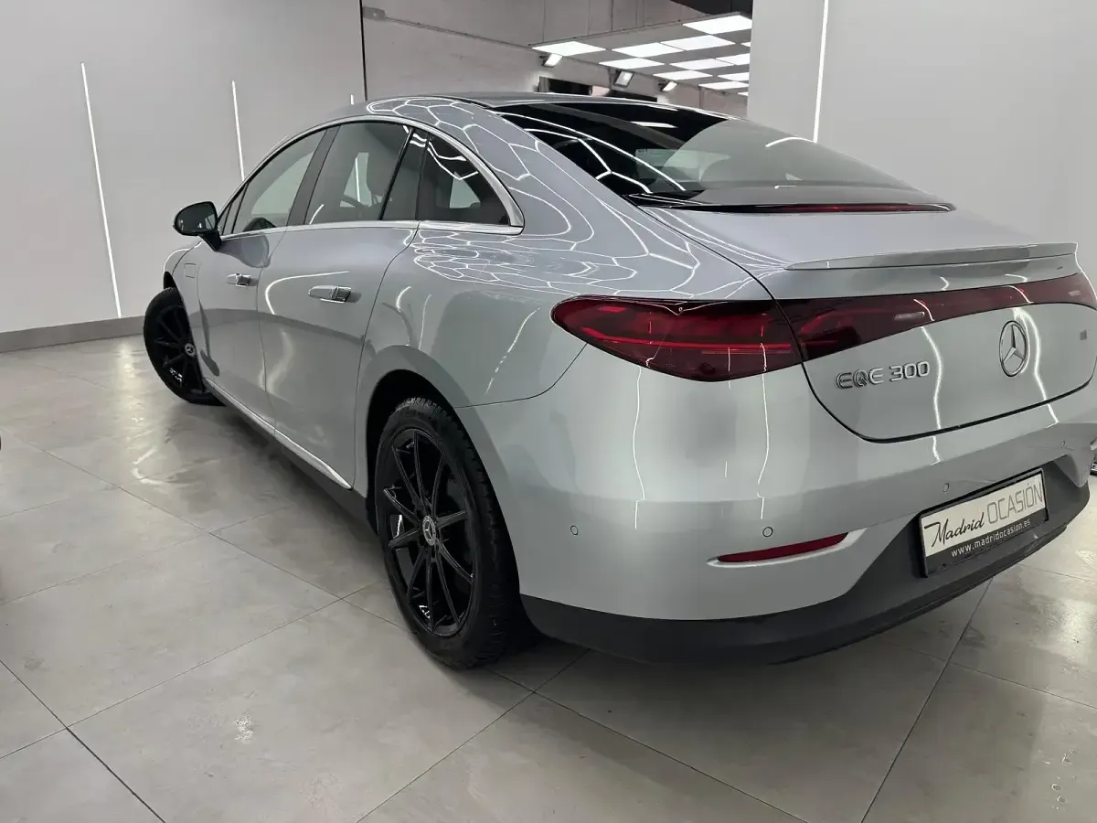 Usado Mercedes EQE300 180 kW (245 CV) 2023 Gris Berlina