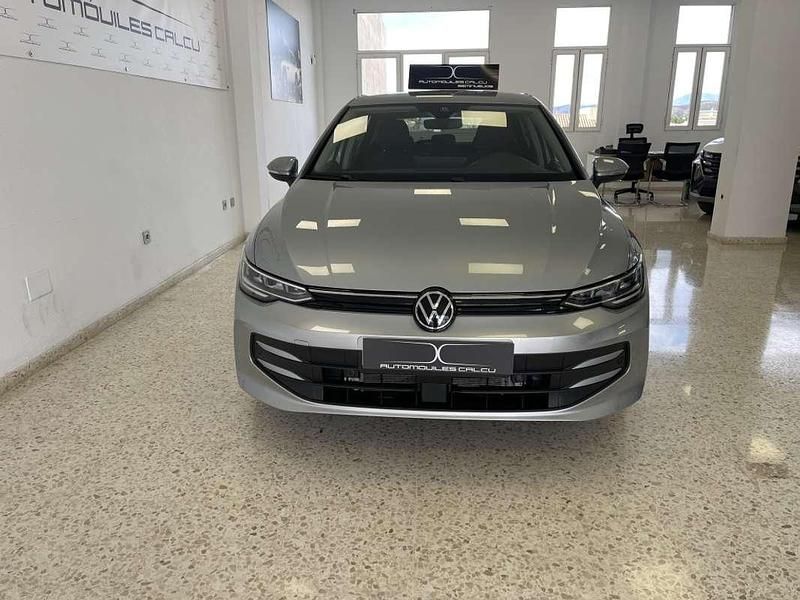 Usado VW Golf VIII 116 CV (85 kW) 2025 Gris Utilitario