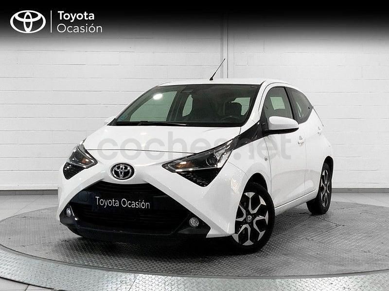 Usado Toyota Aygo X-play 72 CV (52 kW) 2021 Blanco Utilitario