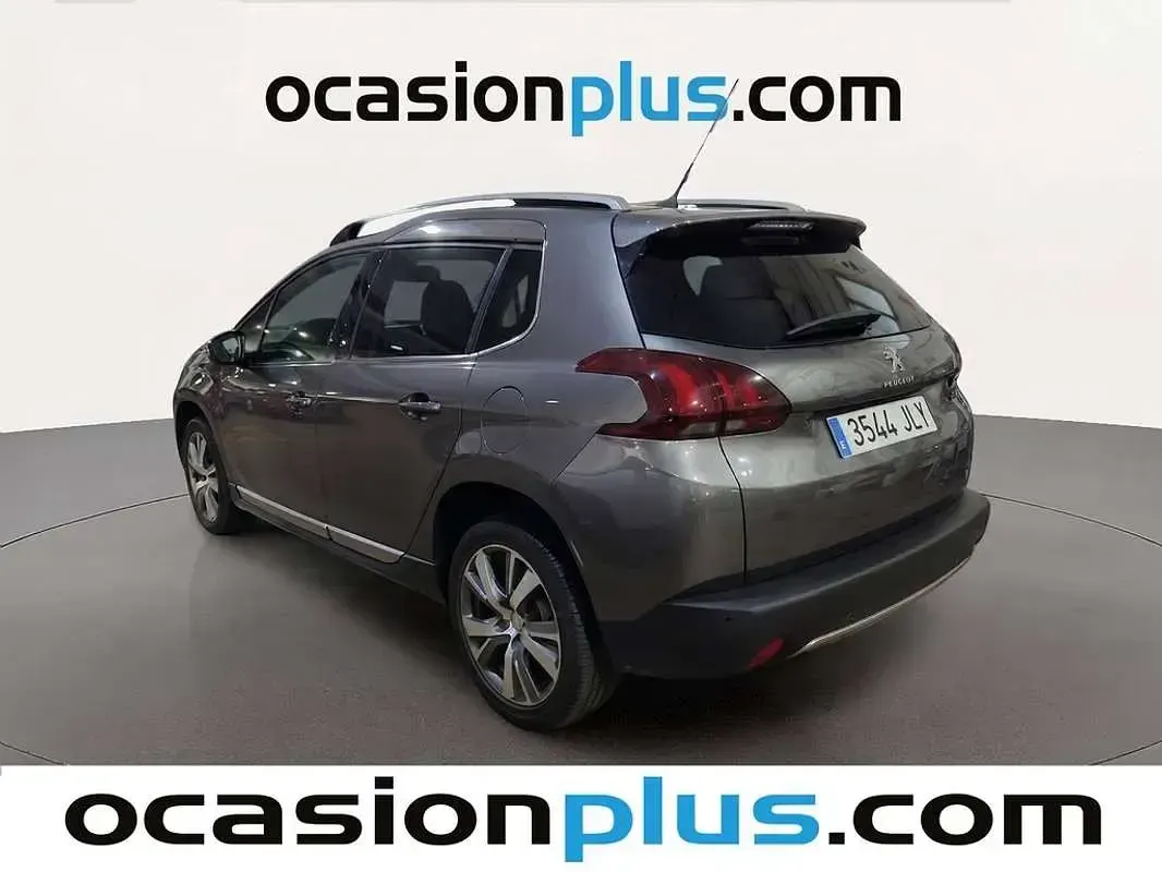 Usado Peugeot 2008 Allure 100 CV (73 kW) 2016 Gris SUV