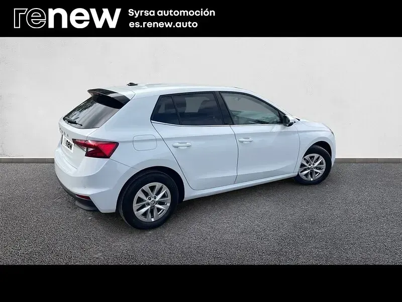 Usado Skoda Fabia Selection 80 CV (58 kW) 2024 Blanco Utilitario