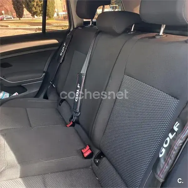 Usado VW Golf Sportsvan Sportline 110 CV (80 kW) 2017 Gris / plata Monovolumen