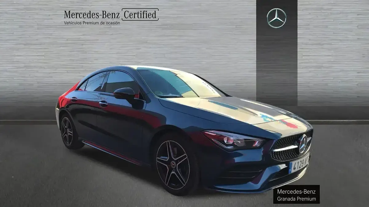 Usado Mercedes CLA200 AMG line 150 CV (110 kW) 2023 Azul denim Berlina
