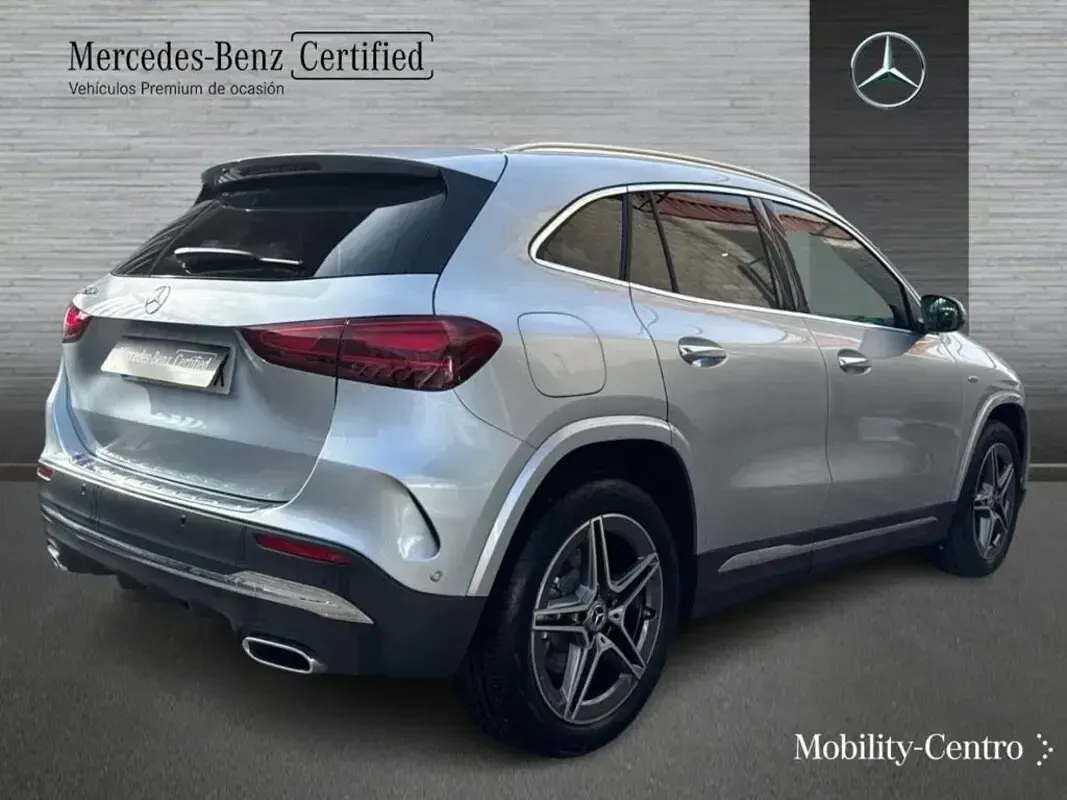 Usado Mercedes GLA250 163 CV (119 kW) 2025 Plata hightech SUV