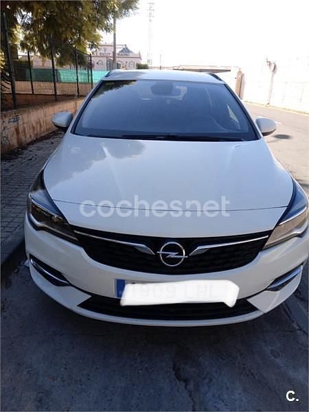 Usado Opel Astra Edition 105 CV (77 kW) 2020 Blanco Familiar