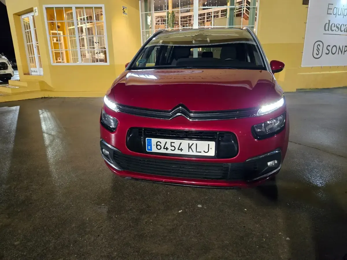 Usado Citroën Spacetourer Feel 150 CV (110 kW) 2017 Rojo Monovolumen