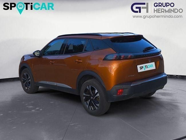 Usado Peugeot 2008 Allure 110 CV (80 kW) 2022 Naranja SUV