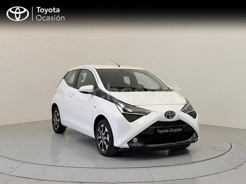 Usado Toyota Aygo X-play 72 CV (52 kW) 2021 Blanco Utilitario