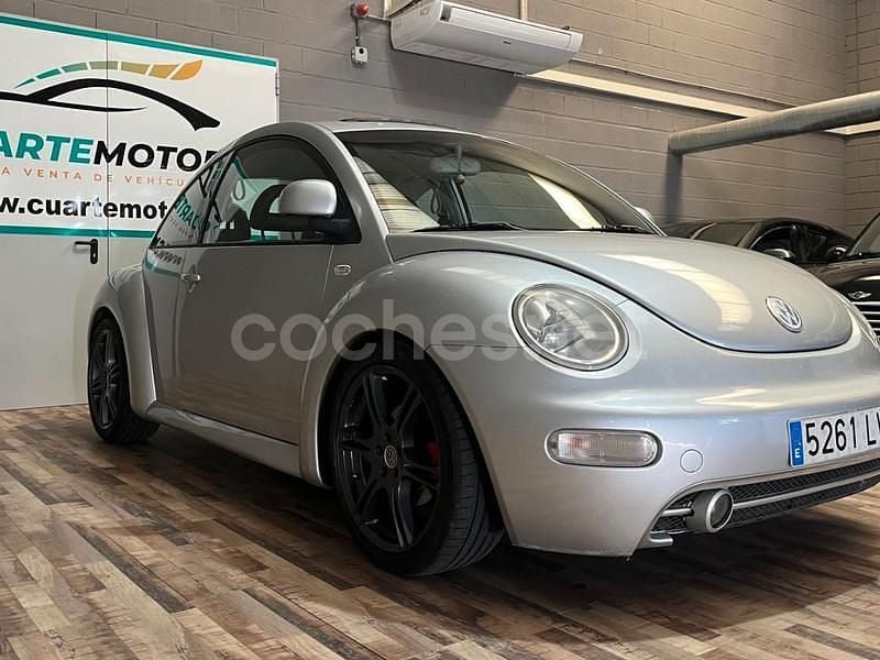 Usado VW New Beetle 116 CV (85 kW) 2000 Gris / plata Utilitario