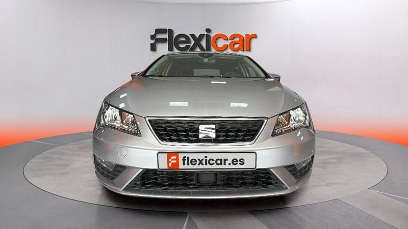 Usado Seat Leon ST Style 130 CV (95 kW) 2020 Gris Familiar