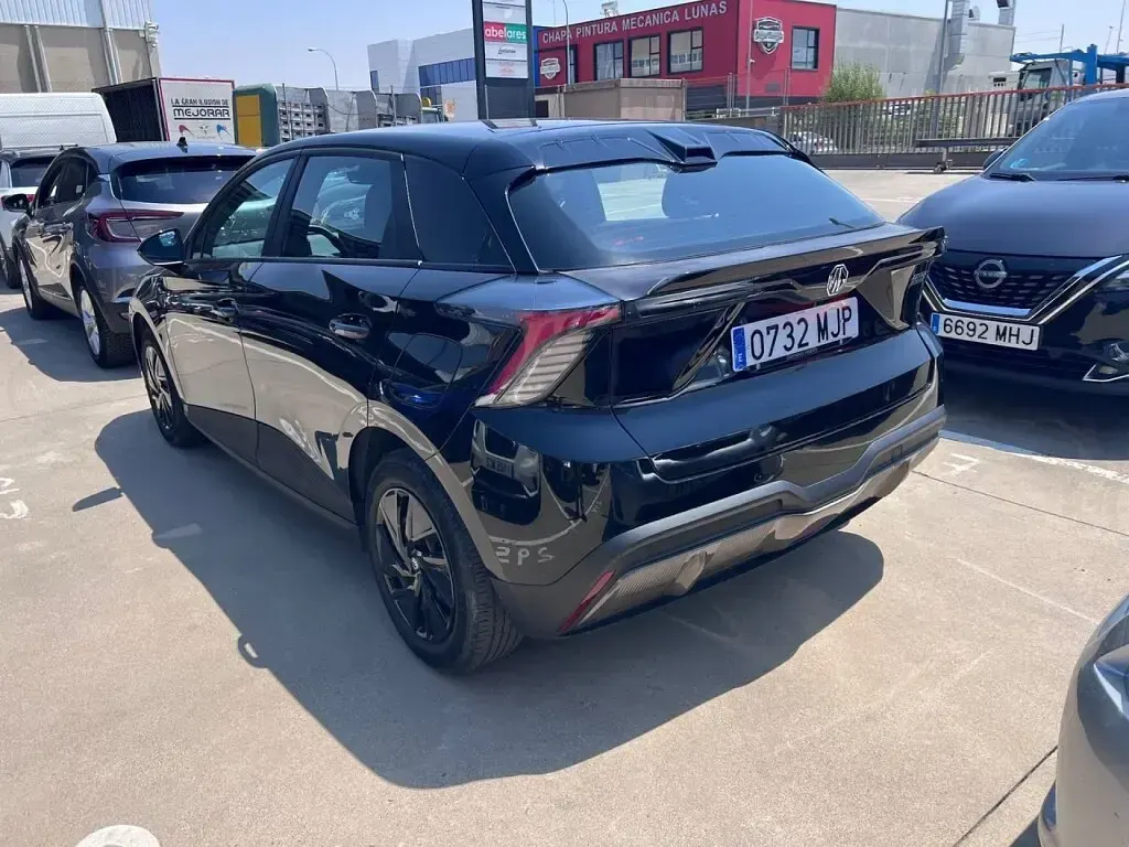 Usado MG MG4 EV 125 kW (170 CV) 2023 Negro Utilitario