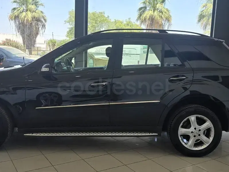 Usado Mercedes ML350 272 CV (200 kW) 2006 Negro SUV