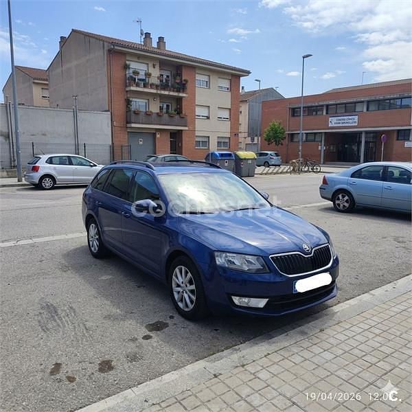 Usado Skoda Octavia Ambition 110 CV (80 kW) 2016 Azul Utilitario