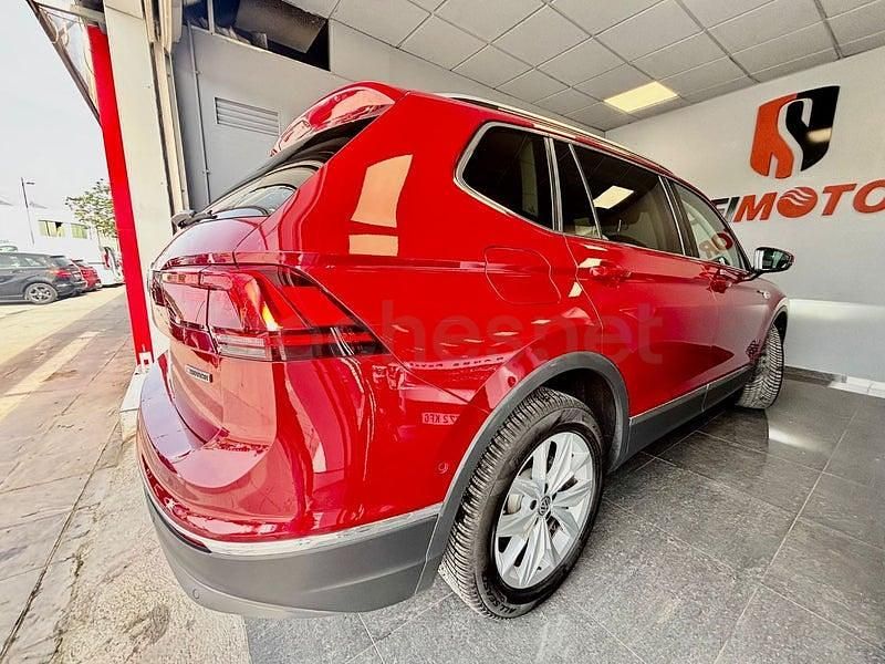 Begagnad VW Tiguan Allspace Sportline 190 HK (139 kW) 2020 Röd SUV