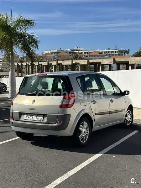 Usado Renault Scénic II Authentique 115 CV (84 kW) 2004 Gris / plata Monovolumen