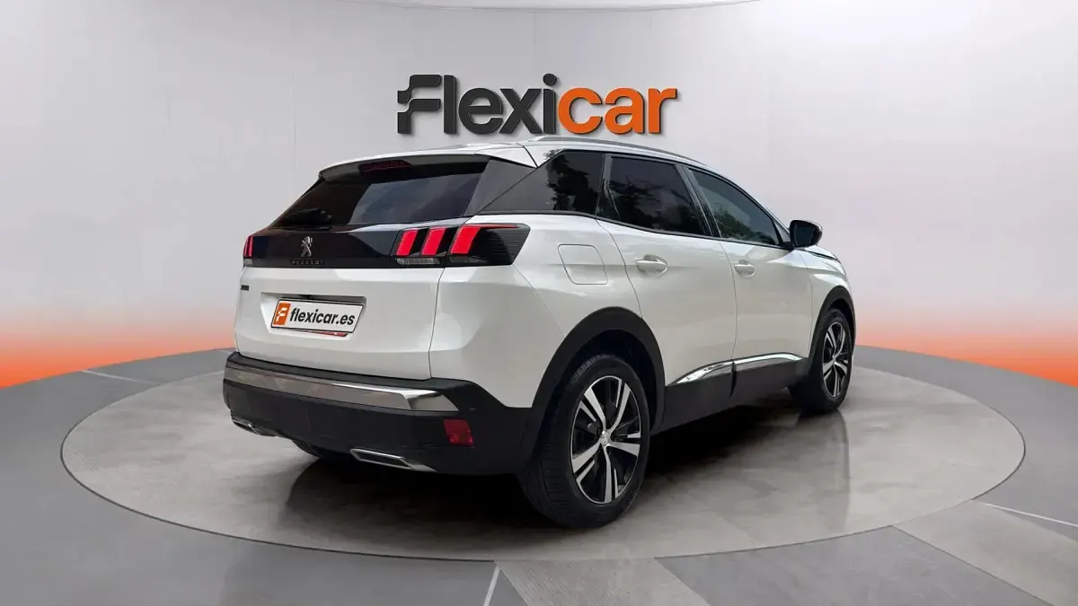 Usado Peugeot 3008 Allure 130 CV (95 kW) 2019 Blanco SUV