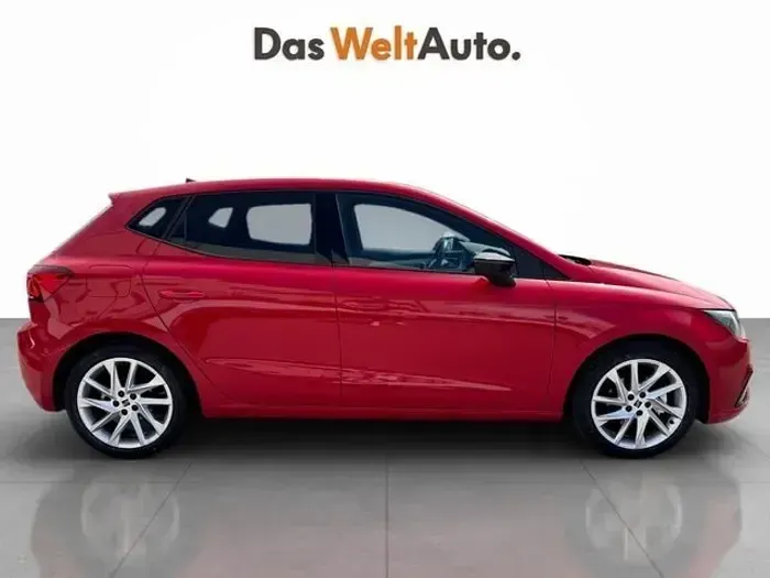 Usado Seat Ibiza FR 150 CV (110 kW) 2022 Rojo Utilitario