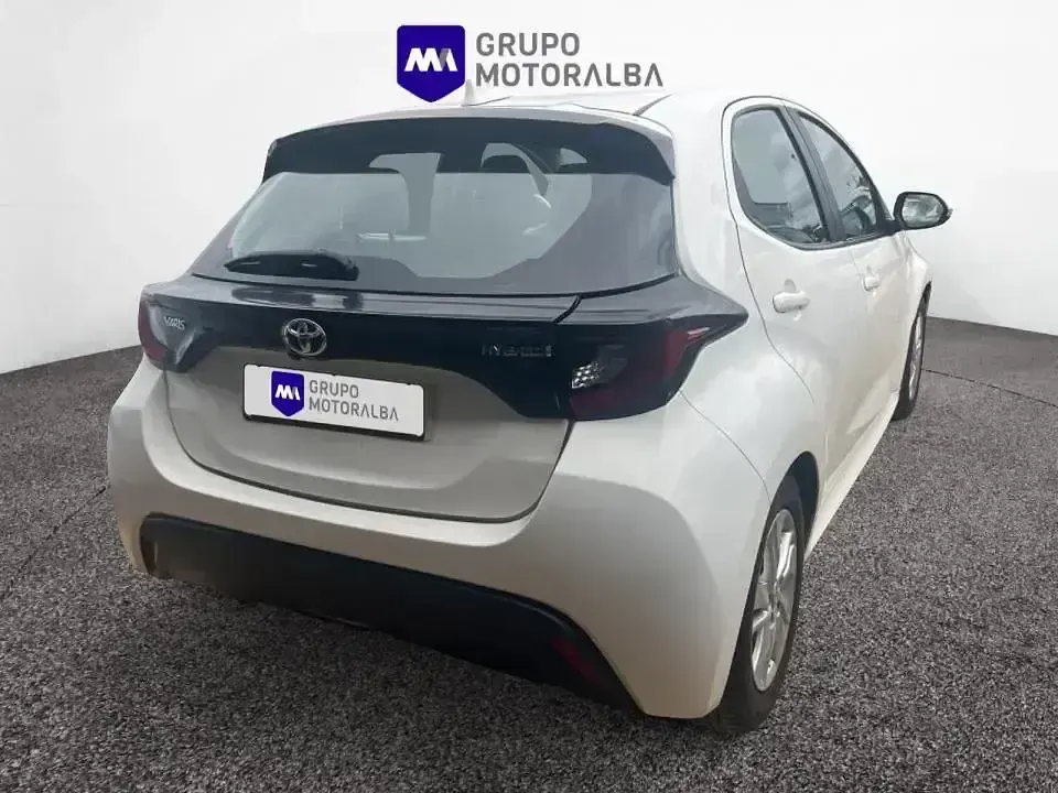 Occasion Toyota Yaris Business Edition 116 ch (85 kW) 2022 Blanc Citadine