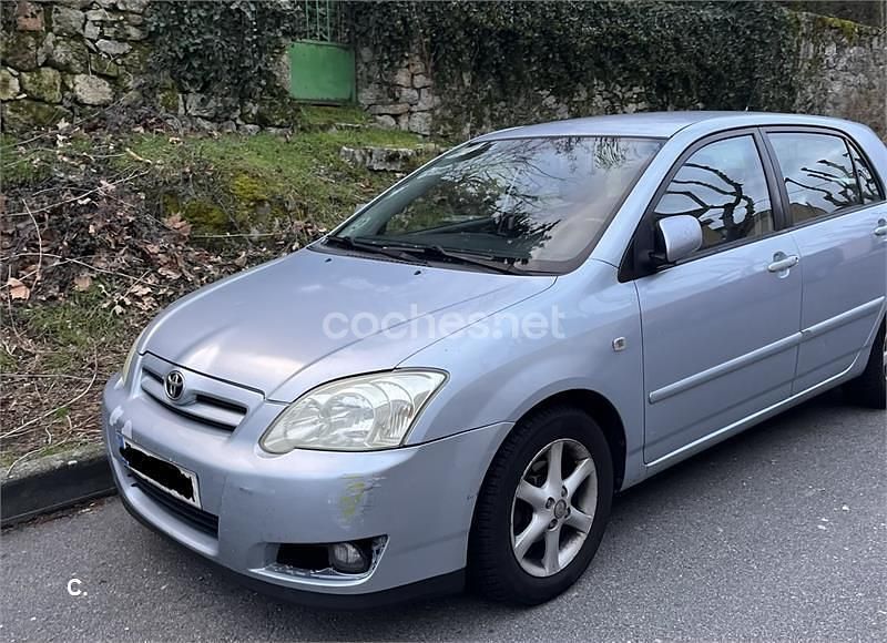 Usado Toyota Corolla Sol 110 CV (80 kW) 2005 Gris / plata Berlina