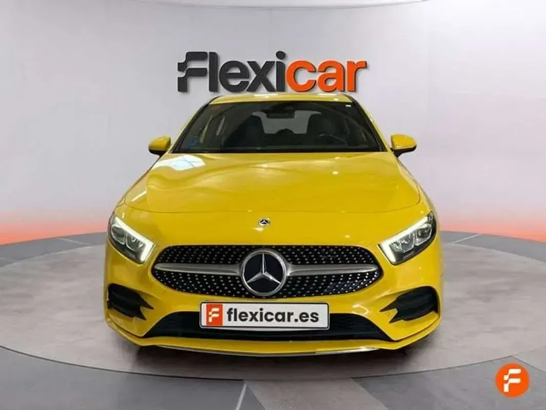 Usado Mercedes A250 218 CV (160 kW) 2021 Amarillo Berlina