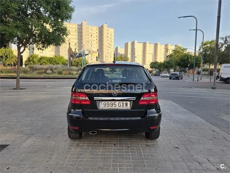 Usado Mercedes B160 Sport Edition 95 CV (69 kW) 2010 Negro Utilitario