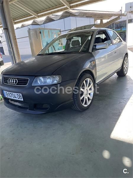 Usado Audi A3 Ambition 125 CV (91 kW) 1999 Gris / plata Berlina