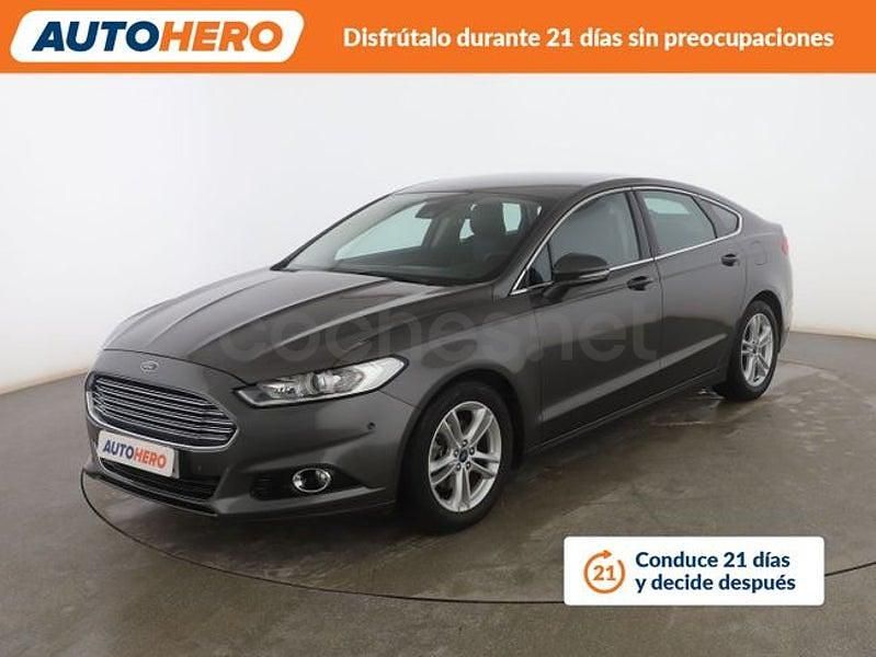 Usado Ford Mondeo Titanium 160 CV (117 kW) 2016 Gris Berlina