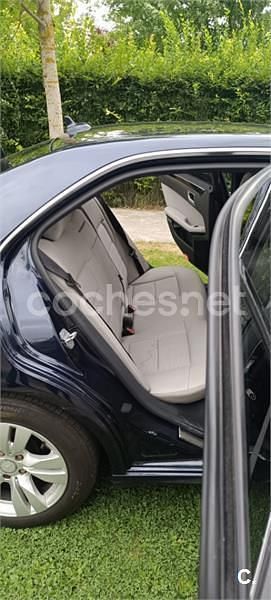 Usado Mercedes E220 170 CV (125 kW) 2009 Azul Familiar