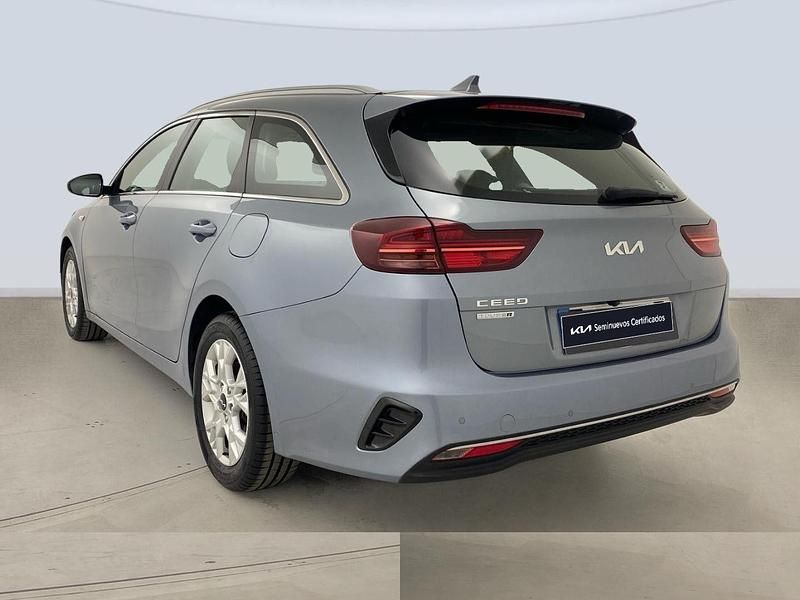 Usado Kia Ceed 120 CV (88 kW) 2021 Gris plata Utilitario