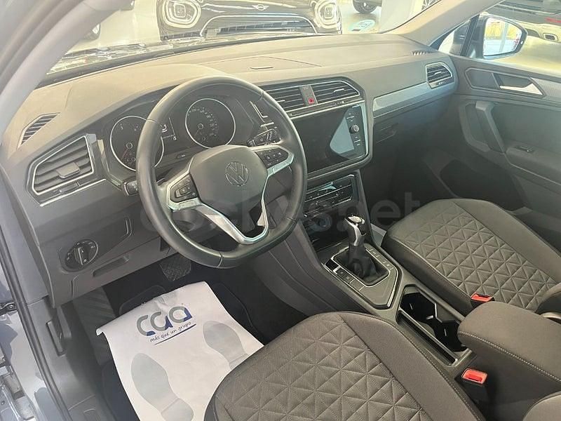 Usado VW Tiguan Life 150 CV (110 kW) 2022 Gris / plata SUV