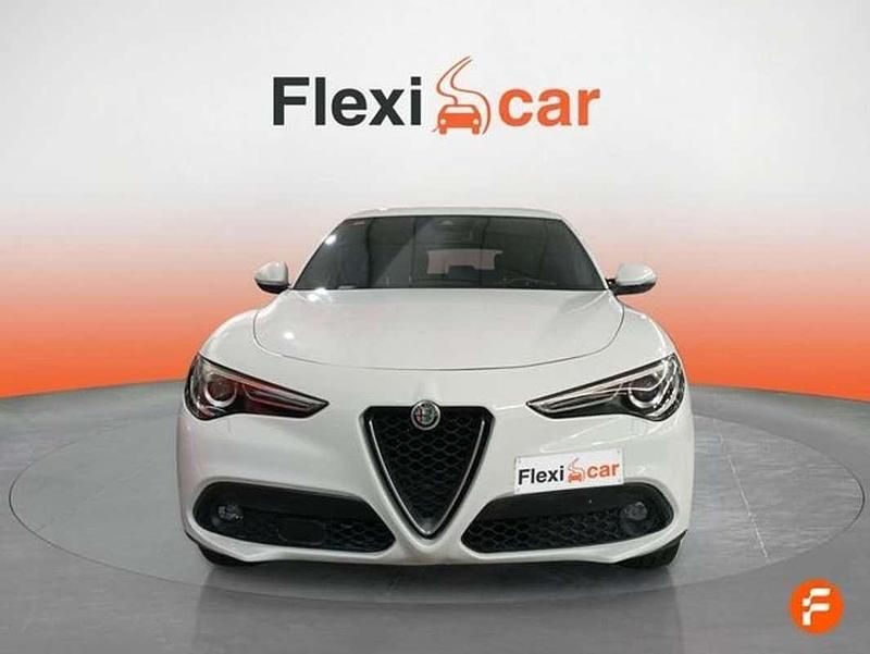 Usado Alfa Romeo Stelvio Executive 211 CV (155 kW) 2017 Blanco SUV