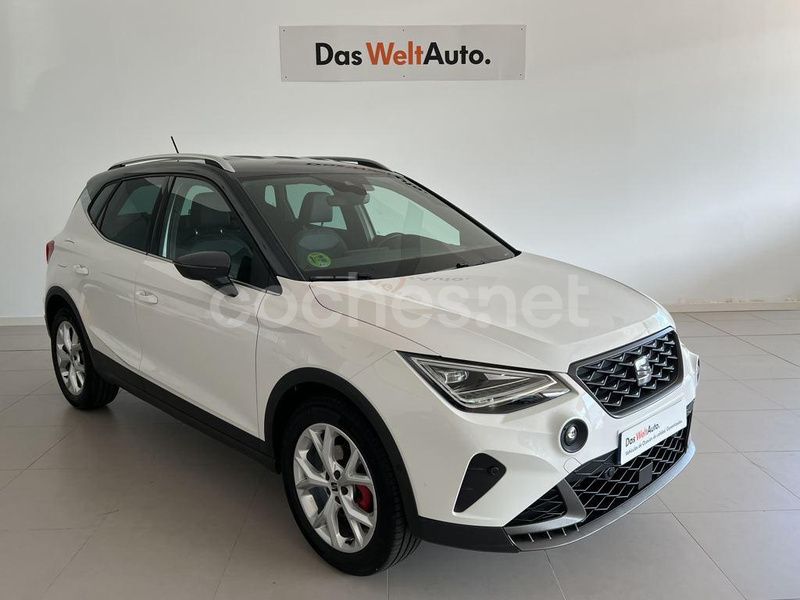 Blanco Usado 2023 Seat Arona FR SUV | 21.990 € (Un poco caro) - Imagen 1/4